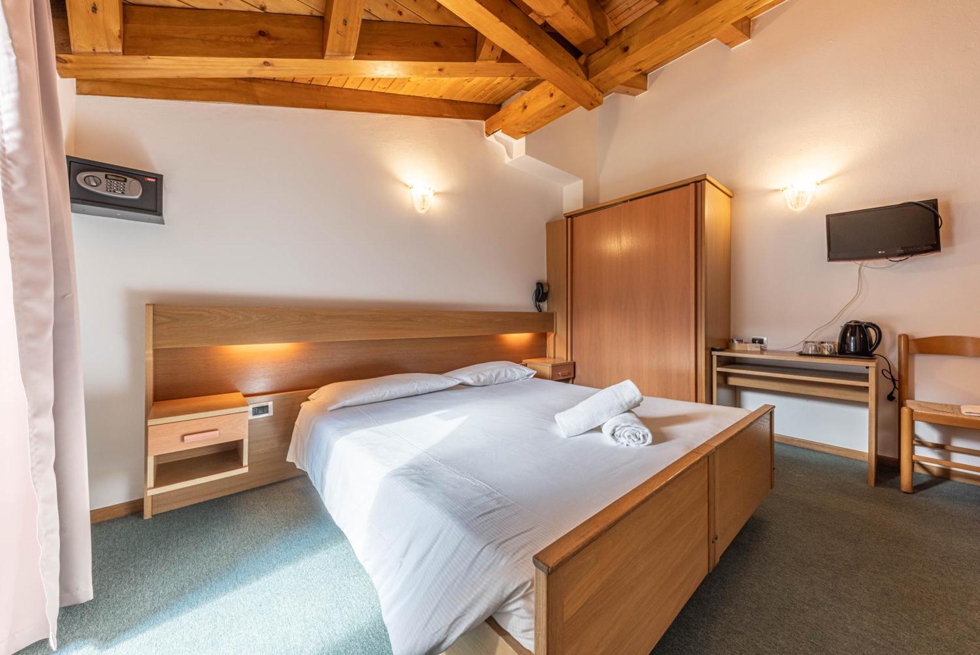 Hotel Laste' Caldes Εξωτερικό φωτογραφία